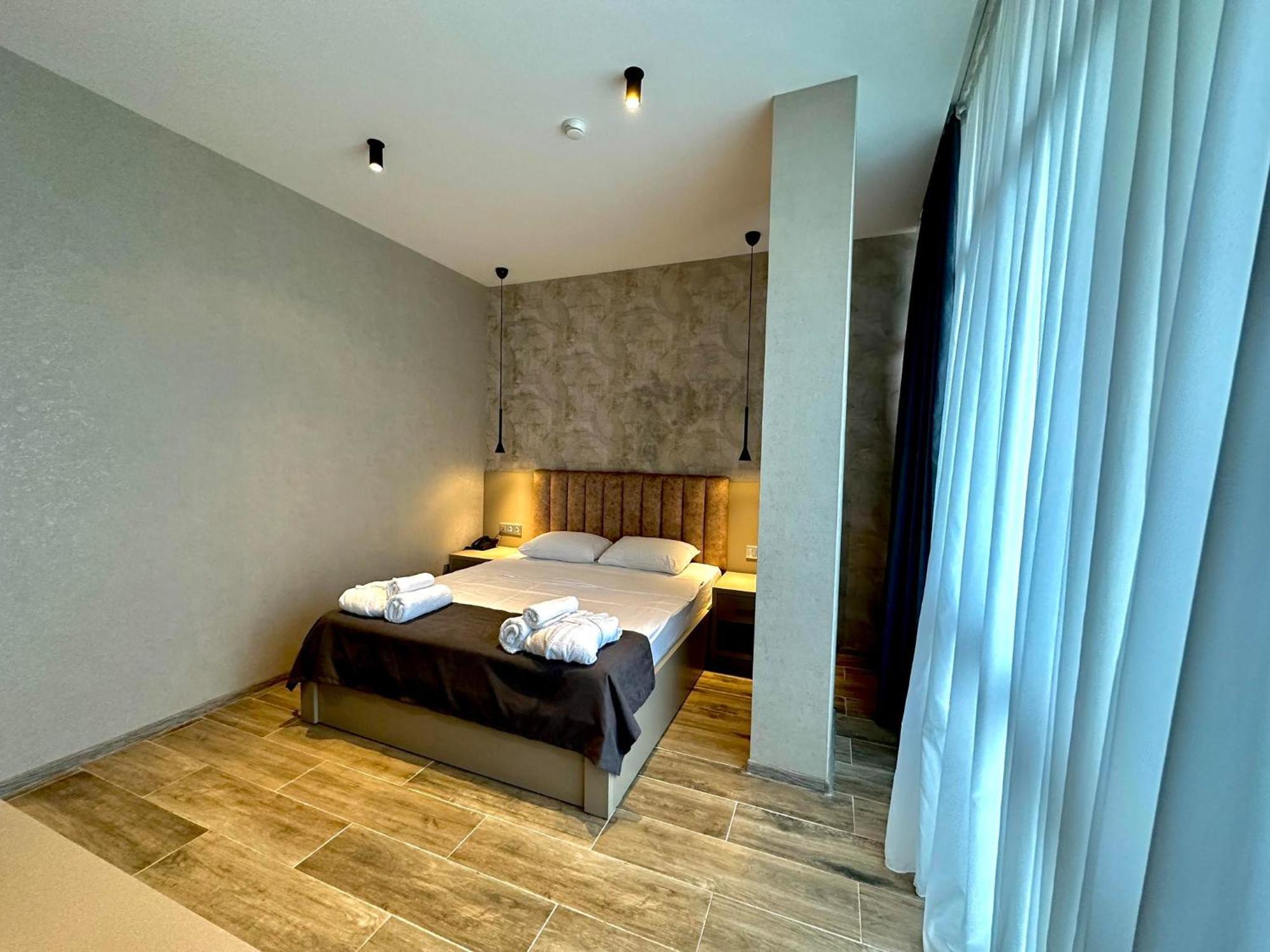 Emerald Hotel Batumi Exterior photo